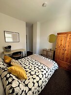 Spacious Coventry House With 4 Bedrooms