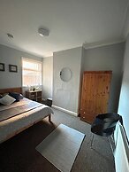 Spacious Coventry House With 4 Bedrooms