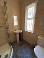 Spacious Coventry House With 4 Bedrooms