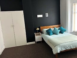 Spacious Coventry House With 4 Bedrooms