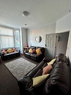 Spacious Coventry House With 4 Bedrooms