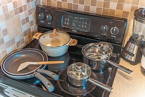 Waikiki Banyan 1BR Condos with No Parking