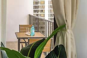 Waikiki Banyan 1BR Condos with No Parking