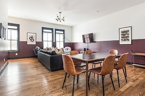 The Monroe by AvantStay – Stylish Group Stay with Easy Access to Attra