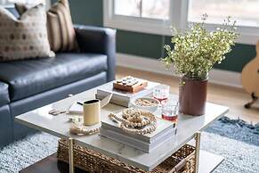 The Monroe by AvantStay – Stylish Group Stay with Easy Access to Attra