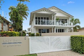 Lazy Days 1 by Stay Noosa