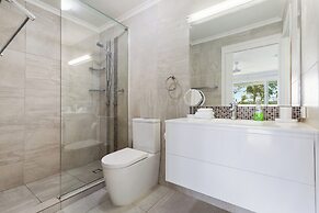 Lazy Days 1 by Stay Noosa