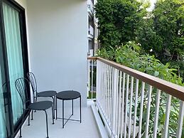 The Title V by The Esquire