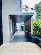 The Title V by The Esquire