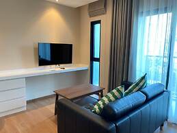 The Title V by The Esquire