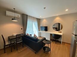 The Title V by The Esquire