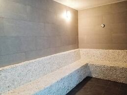 The Title V by The Esquire