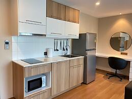 The Title V by The Esquire