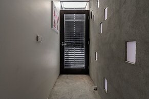 Melb Cbd a Zen oasis garden studio.