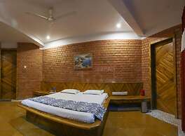 White Triangle By Joy Suites