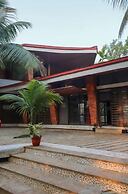 White Triangle By Joy Suites