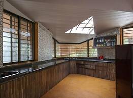 White Triangle By Joy Suites