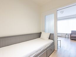Spacious Studio Near Seafront