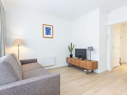 Spacious Studio Near Seafront