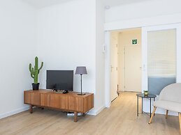 Spacious Studio Near Seafront