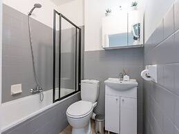 Spacious Studio Near Seafront