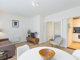 Spacious Studio Near Seafront