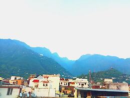 Hotel Ishaan International