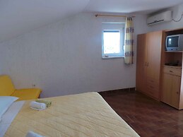 Apartments in Kornic/insel Krk 14471