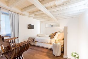 Cortile Moderno Apartment