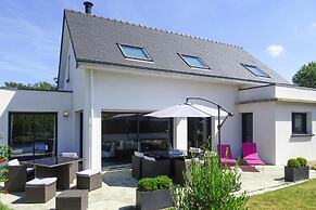 Modern Holiday Home in a Quiet Location in Benodet
