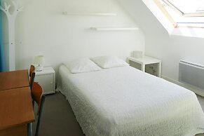 Modern Holiday Home in a Quiet Location in Benodet