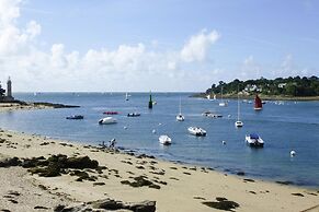 Modern Holiday Home in a Quiet Location in Benodet