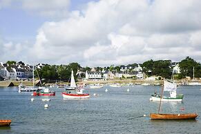 Modern Holiday Home in a Quiet Location in Benodet