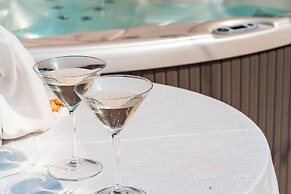 Bellavista Lakefront Apartments