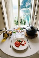 Bellavista Lakefront Apartments