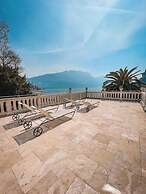 Bellavista Lakefront Apartments