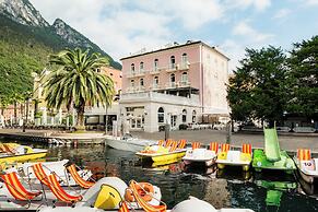 Bellavista Lakefront Apartments