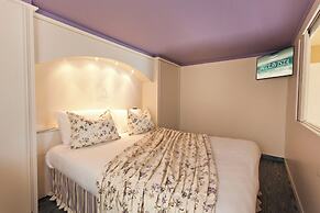 Bellavista Lakefront Apartments