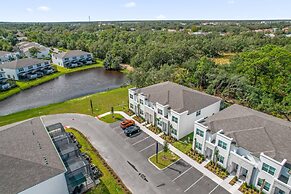 Modern 4BR Family Home With Private Pool