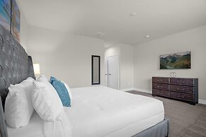 Modern 4BR Family Home With Private Pool