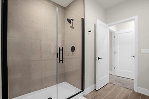 Modern 4BR Family Home With Private Pool