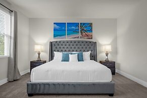 Modern 4BR Family Home With Private Pool