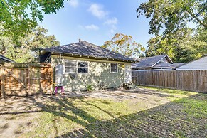 3 Mi to Dtwn: Dog-friendly Home in Houston!