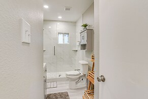 3 Mi to Dtwn: Dog-friendly Home in Houston!