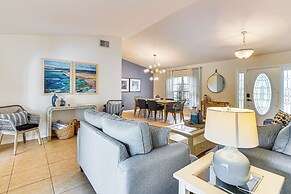 Quiet Canal Retreat w/ Boat Lift in Cape Coral!