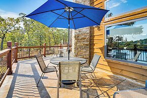 5 Mi to Silver Dollar City: Table Rock Lake Cabin!