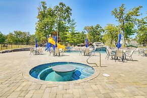 5 Mi to Silver Dollar City: Table Rock Lake Cabin!