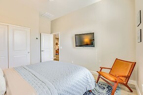 8 Mi to Goodyear Ballpark: Golf Getaway w/ Patio!