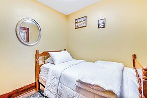 Pet-friendly Catskills Retreat: Fire Pit & Deck!