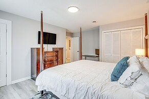 Walk to Main St Hendersonville: Chic Home w/ Yard